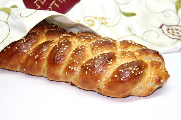 אמירה לשבת - נאות אפקה - חלה קלועה.